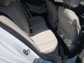 2017 Mercedes-Benz E 300 Sport 4MATIC Sedan - miniatura 16