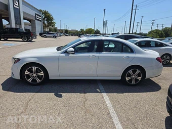 2017 Mercedes-Benz E 300 Sport 4MATIC Sedan - miniatura 2