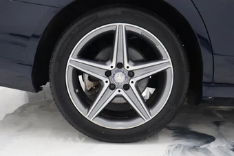 2017 Mercedes-Benz E 300 Sport 4MATIC Sedan - miniatura 10