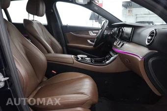 2017 Mercedes-Benz E 300 Sport 4MATIC Sedan - miniatura 19