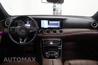 2017 Mercedes-Benz E 300 Sport 4MATIC Sedan - miniatura 21