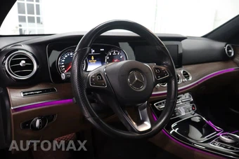 2017 Mercedes-Benz E 300 Sport 4MATIC Sedan - miniatura 34