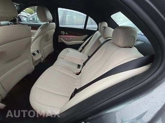 2017 Mercedes-Benz E 300 Sport 4MATIC Sedan – miniatura 13