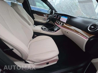 2017 Mercedes-Benz E 300 Sport 4MATIC Sedan – miniatura 18