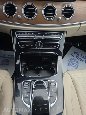 2017 Mercedes-Benz E 300 Sport 4MATIC Sedan – miniatura 25