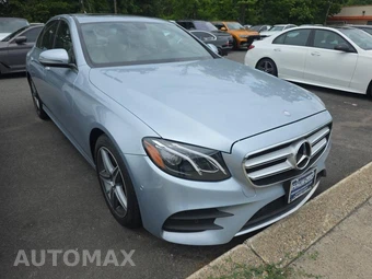 2017 Mercedes-Benz E 300 Sport 4MATIC Sedan – miniatura 3