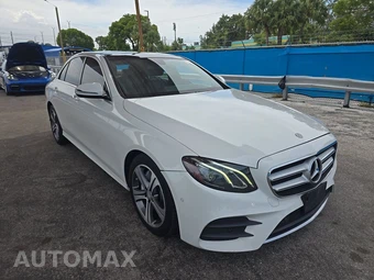 2017 Mercedes-Benz E 300 Sport 4MATIC Sedan – miniatura 3