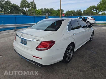 2017 Mercedes-Benz E 300 Sport 4MATIC Sedan – miniatura 4