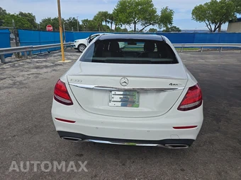 2017 Mercedes-Benz E 300 Sport 4MATIC Sedan – miniatura 5
