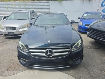 2017 Mercedes-Benz E 300 Sport 4MATIC Sedan – miniatura 2