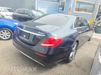 2017 Mercedes-Benz E 300 Sport 4MATIC Sedan – miniatura 4