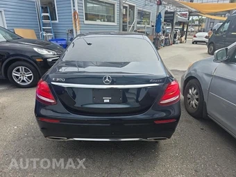 2017 Mercedes-Benz E 300 Sport 4MATIC Sedan – miniatura 5