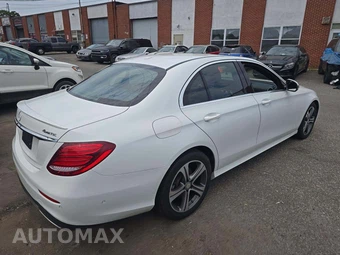 2017 Mercedes-Benz E 300 Sport 4MATIC Sedan - miniatura 3