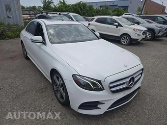 2017 Mercedes-Benz E 300 Sport 4MATIC Sedan - miniatura 4