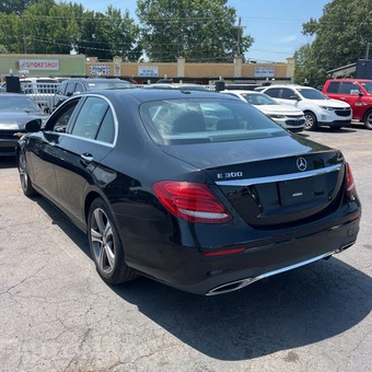 2017 Mercedes-Benz E 300 Sport 4MATIC Sedan - miniatura 11
