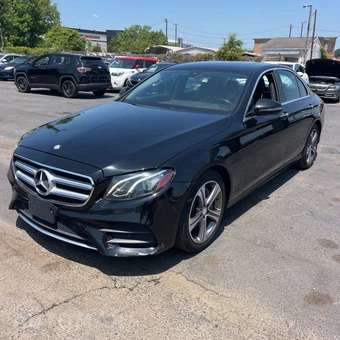 2017 Mercedes-Benz E 300 Sport 4MATIC Sedan - miniatura 17