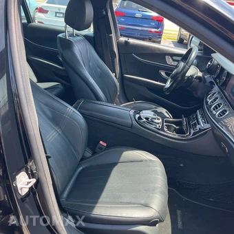 2017 Mercedes-Benz E 300 Sport 4MATIC Sedan - miniatura 30
