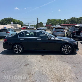 2017 Mercedes-Benz E 300 Sport 4MATIC Sedan - miniatura 31