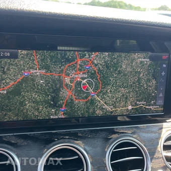 2017 Mercedes-Benz E 300 Sport 4MATIC Sedan - miniatura 32