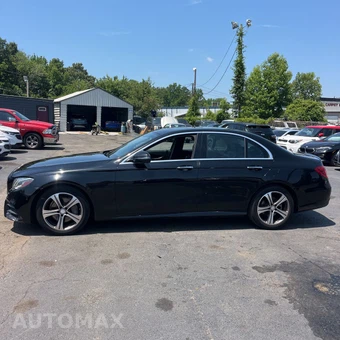 2017 Mercedes-Benz E 300 Sport 4MATIC Sedan - miniatura 37