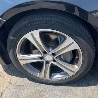 2017 Mercedes-Benz E 300 Sport 4MATIC Sedan - miniatura 41