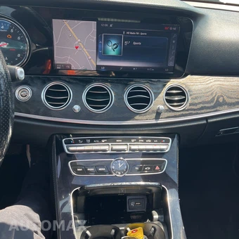 2017 Mercedes-Benz E 300 Sport 4MATIC Sedan - miniatura 49
