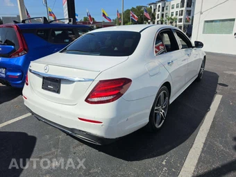2017 Mercedes-Benz E 300 Sport Sedan - miniatura 3