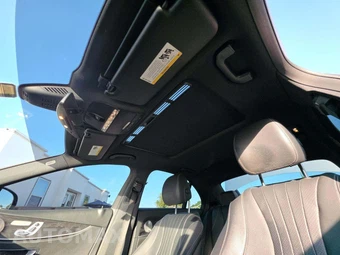 2017 Mercedes-Benz E 300 Sport Sedan – miniatura 8