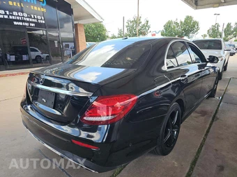 2017 Mercedes-Benz E 300 Sport Sedan – miniatura 3