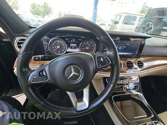 2017 Mercedes-Benz E 300 Sport Sedan – miniatura 9