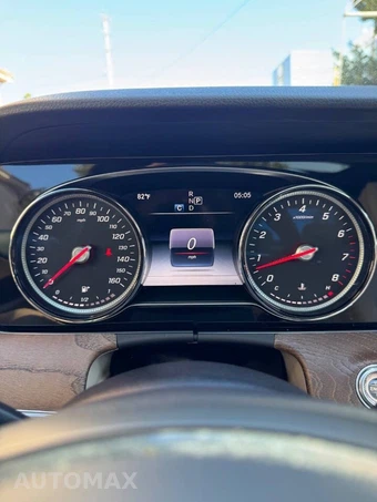 2017 Mercedes-Benz E 300 Sport Sedan - miniatura 28