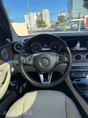 2017 Mercedes-Benz E 300 Sport Sedan - miniatura 9