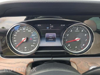 2017 Mercedes-Benz E 300 Sport Sedan - miniatura 6