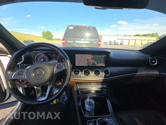 2017 Mercedes-Benz E 300 Sport Sedan – miniatura 11