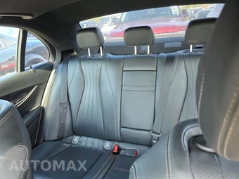 2017 Mercedes-Benz E 300 Sport Sedan - miniatura 17