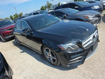 2017 Mercedes-Benz E 300 Sport Sedan - miniatura 2