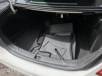 2017 Mercedes-Benz E 300 Sport Sedan – miniatura 21