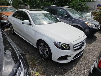 2017 Mercedes-Benz E 300 Sport Sedan – miniatura 3