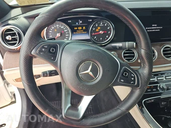 2017 Mercedes-Benz E 300 Sport Sedan - miniatura 10