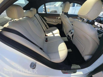 2017 Mercedes-Benz E 300 Sport Sedan – miniatura 13