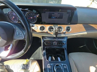 2017 Mercedes-Benz E 300 Sport Sedan – miniatura 7