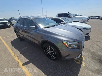 2017 Mercedes-Benz GLA 250 4MATIC - miniatura 3