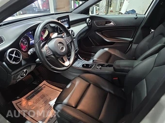 2017 Mercedes-Benz GLA 250 4MATIC - miniatura 13