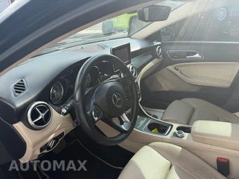2017 Mercedes-Benz GLA 250 – miniatura 10