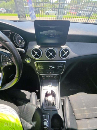 2017 Mercedes-Benz GLA 250 - miniatura 10