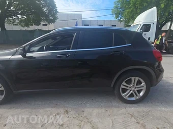 2017 Mercedes-Benz GLA 250 - miniatura 3