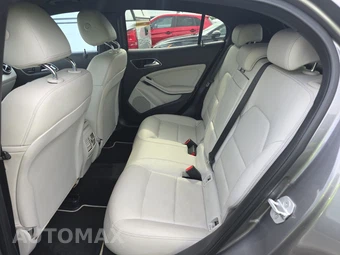 2017 Mercedes-Benz GLA 250 – miniatura 13