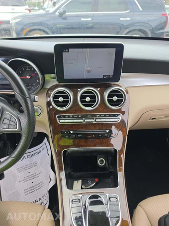 2017 Mercedes-Benz GLC 300 4MATIC – miniatura 10