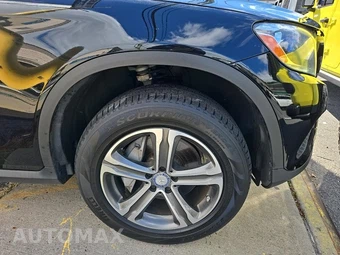 2017 Mercedes-Benz GLC 300 4MATIC – miniatura 9