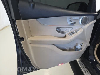 2017 Mercedes-Benz GLC 300 4MATIC - miniatura 9
